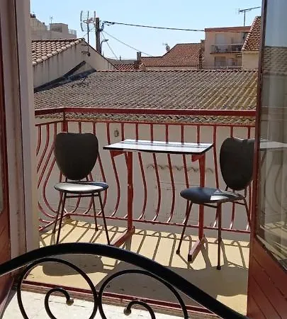 Maison Fi: Seaside Retreat With Private And Garden Homestay *